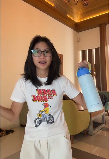 Stylish OOTD Inspiration with CRSL Tumbler