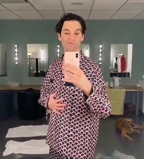 Good night and sweet dreams Mika Fans from Mika in his pajamas 😂😂😂 | Kodes Onehundred
