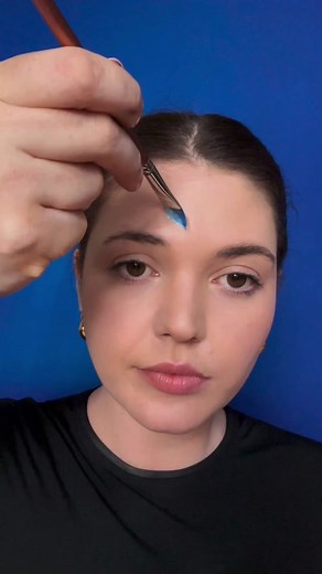 Dolphin face paint 🐬 💦 This week we’re doing water theme tutorials! This dolphin is made quick and easy using a small slanted brush and a blue one stroke, would you like to see another tutorial on how to create cute eyes for animal face paints like these? 𝗖𝗹𝗶𝗰𝗸 𝘁𝗵𝗲 𝗹𝗶𝗻𝗸 𝗶𝗻 𝗼𝘂𝗿 𝗯𝗶𝗼 🔗 𝗩𝗶𝗲𝘄 𝗼𝘂𝗿 𝗼𝗻𝗹𝗶𝗻𝗲 𝗰𝗼𝘂𝗿𝘀𝗲𝘀, 𝘀𝘁𝗮𝗿𝘁𝗲𝗿 𝗸𝗶𝘁𝘀 𝗮𝗻𝗱 𝗺𝗼𝗿𝗲 𝐏𝐫𝐨𝐝𝐮𝐜𝐭𝐬 𝐮𝐬𝐞𝐝: • DFX one stroke “Elsa Magic” • Small slanted flat brush • No. 6 round brush for 