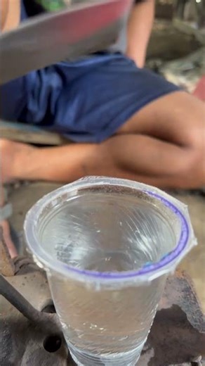 “Tempering Process of a Rubber Tapping Knife: Strengthening the Blade with Traditional Techniques”