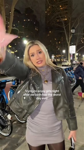 Destiny Deniz on Instagram: "😭😭😭 #explore #besties #relatable #phillyinfluencer"