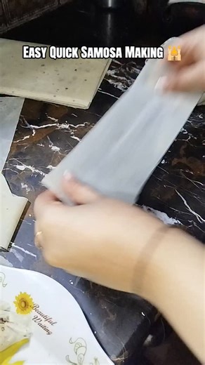 Amna's Tasty Tidbits on Instagram: "Save This for Ramadan 🕌✨ Easy Quick Samosa Making 😍🫰 Must try . . . #viral #ramadanrecipes #samosamaking"