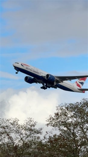 British Airways GE powered awesome engine roar! #boeing777 #takeoff #airport #planes #Heathrow #777 #Boeing | Airliner Videos