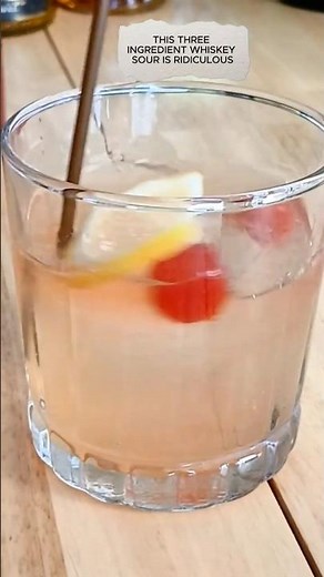 How to Make a Perfect Whiskey Sour at Home #shortsvideo#cocktail #ridiculicious