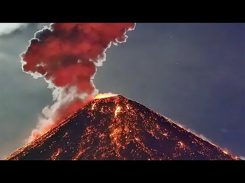 Shockwave Hits Camera 26s After Fuego Volcano Erupts (Dec 31, 2025)