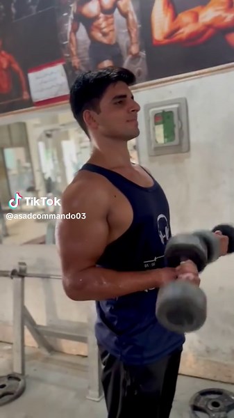 like, comment and follow for more of me 💣#fitnessmotivation #frou #viral #musclemommy #foryoupage #foryou #gymmotivation #muscle #muscleboylover #bodybuilding ##CapCut