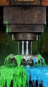 💥 Paint Bucket Explosion – Full-Force Press