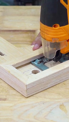 Discover the art of precision with our impressive DIY Jigsaw Circle Cutting JIG! This innovative tool allows you to create perfect circles effortlessly, just like the pros. Elevate your woodworking projects today! 🛠️✨ #DIYProj~ | Roy Brown