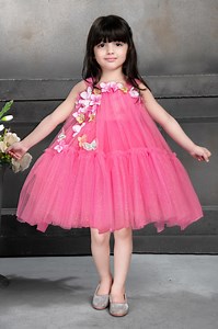 Introducing our Enchanted Blossom Princess Dress! 🌸✨ Perfect for making every moment magical, this dress features a vibrant pink tulle skirt sprinkled with glitters that twinkle with every twirl. Adorned with delicate floral appliqués that cascade from the neckline down, it’s a dress fit for any special occasion. The lightweight fabric ensures comfort for all-day play, while the shimmering silver shoes add just the right amount of sparkle. Size 1-2-3-4 Years ( Size 16,18,20,22) https://inayahfa