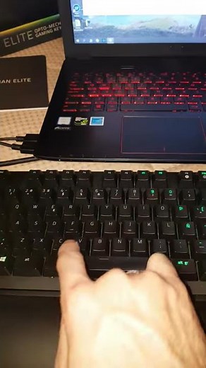Keyboard huntsman elite keys dont work