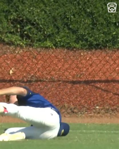 Good on ya, mate! Australia's Mitchell Elliot lays out! 🇦🇺 | Little League