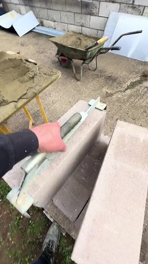 18K views · 297 reactions | 66.How To Lay Bricks tricks For Beginners Using a line cutting隣隣隣隣#brickhouse #bricks | Bricklayer | Facebook