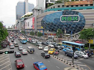 Real estate expert says Siam Square is overvalued | Coconuts