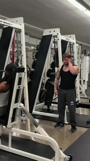 Shoulder day and I was exhausted… but I already knew Yellow Boy was still pulling up. That meant missing wasn’t an option. Real ones show up tired, sore, and still put the work in. That’s the difference. Be Different. God is good. 💪🏾#BeDifferent