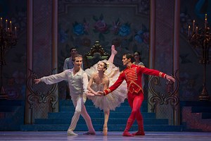 El próximo martes 30 de octubre te invitamos al Teatro Caupolicán para disfrutar de Balletmanía, una selección de los mejores momentos de El lago de los cisnes, Don Quijote y Cascanueces. ¡No te lo pierdas! Martes 30 de octubre, 20:00 horas. Entradas desde $5.000 Más información y venta de entradas, acá: http://municipal.cl/entries/-balletmania | Municipal de Santiago