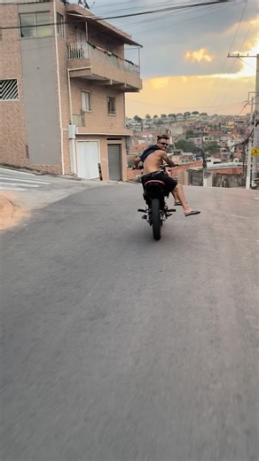 Bruno Monteiro on Instagram: "SAAAAI DA FRENTE DO RLK DO TRECHO 🚀🥷🏻💣"