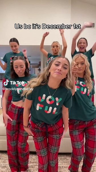 ITS CHRISTMAS SZNNNNN @rybkatwinsofficial @Merrell Twins