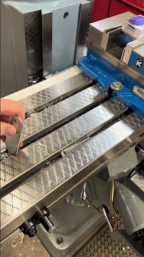 Cleaning the milling table