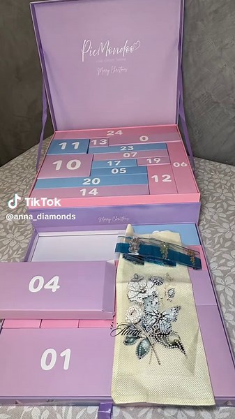 TERMINÉ JOUR 4 Calendrier de l'Avent Diamond painting chez @Picmondoo @Picmondoo_france -10% code ANNA. 🔗 Le lien est dans ma bio Linktree 💫 @Melli_Fortuna #diamondpaintingfrance #loisirscreatifs #picmondoodiamondpainting #picmondoocalandrierdelavent #diamondpaintingasmr
