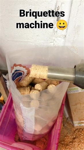 शायद आप कहीं देखे होंगे। बायोमास briquettes manufacture press small machine 👉 🔥Briquettes machine/pellet machine/flashdriyar/hammermi/rotarydriyar : #BriquettesMachine #RenewableEnergyIndia #FlashDriyar#BiomassEnergy #pelletmachinemanufacturer | Briquettes machine latest apdate