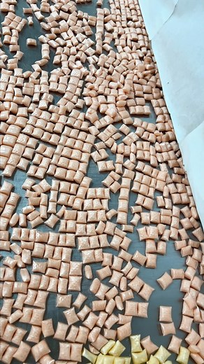 1.8M views · 781 reactions | How we make candy ✅ #satisfying #candymaking #asmr #candy #newyork | Hercules Candy Co | Facebook