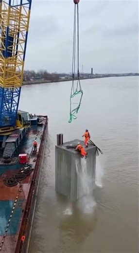 Caught live bridge under construction shatters, heavy excavator falls, workers tumble with falling s