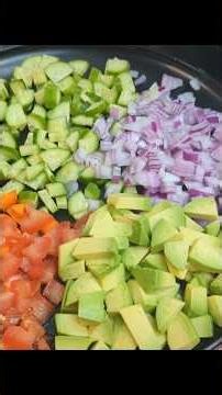 My favorite avocado cucumber tomato salad high protein recipe by food ara🇺🇸#california#anaheim