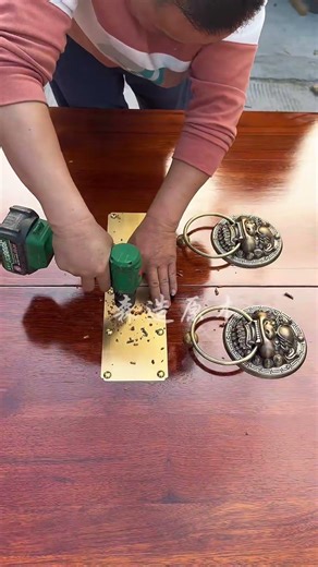 Solid Wood Gate for Self-Built Houses |Traditional Courtyard Entrance #viralvideo #ubwoodcraftstudio