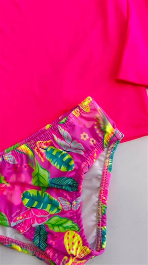 Maria Mariá | Moda Infantil on Instagram: "Pronta pra espalhar Summer Vibe por onde passar! ☀️🌊💗 Proteção UV 50+ . . . #biquini #infantil #modakids #meninascomestilo #modainfantil #looks #modafashion #carioca"