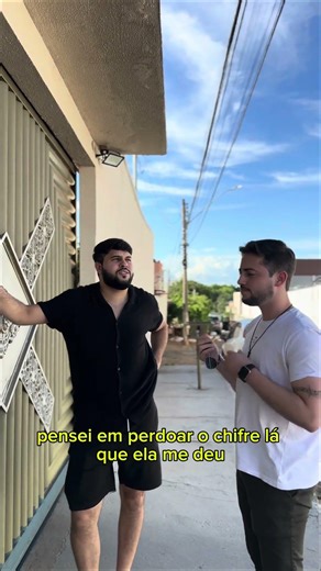 Não importa o assunto. Ele sempre lembra dela... 🙃