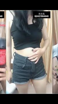 主播芙兰3升可乐撑大肚子----Chinese hot girl belly stuffing by drink 3L Coke.