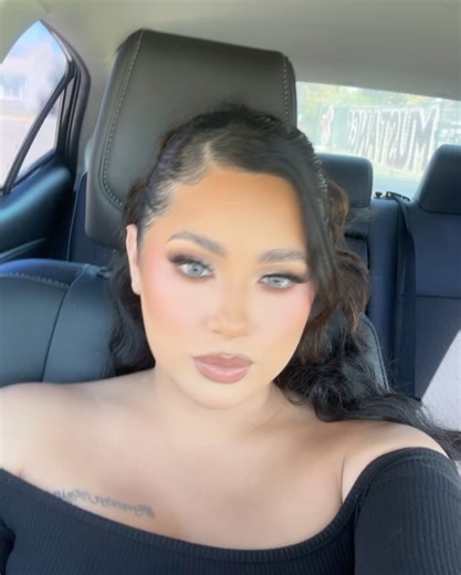 jasminevillegas on Instagram: "*Hey siri, play Jasmine V” 💕 HMU: @makeupbyyeya"