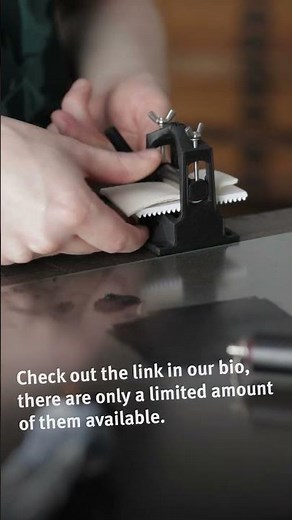 Using a miniature printing press to make an intaglio print