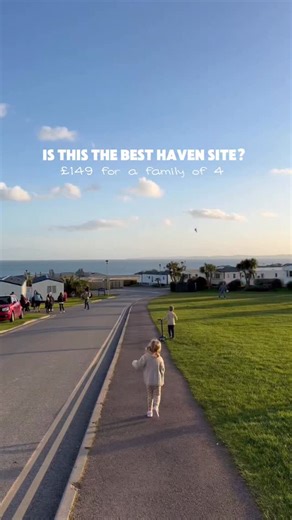 Beth Turbutt-Rogers on Instagram: "Which is best Haven site in the UK? 🇬🇧 We loved staying at Devon Cliffs a few years ago and they’ve got some amazing deals running for Easter holidays! Let me know your faves in the comments ⬇️ #momonabudget #ukstaycation #moneysavingmom"