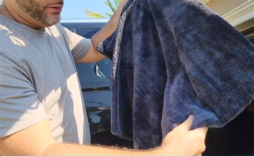 Watch REVIEW of the Microfiber Car Drying Towel on Amazon Live