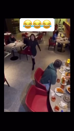 バズり動画をデリバリー on Instagram: "いつもバズり動画をデリバリーをご覧いただきありがとうございます！ @buzz_deli👈 おもしろ動画、感動動画、学び動画、モチベ動画のまとめのアカウントです！ タグ付けに関しては定型分ですのでご了承お願いします🙇‍♀️ 是非フォローといいね👍をお願いします！ 皆様のオススメ動画も募集していますので是非DMください！ #おもしろ動画 #面白い #爆笑 #爆笑動画 #お笑い #お笑い動画 #笑いがとまらない #じわじわくる #動物動画 #子供 #おもしろ子供動画 #子供動画 #おバカ動画 #ハプニング #ハプニング動画 #感動 #感動動画 #学び動画 #お役立ち #お役立ち動画 #モチベ動画 #モチベ #モチベーション #青春 #高校生 #学校 #キャンプ #アウトドア #funnyvideos #funny"