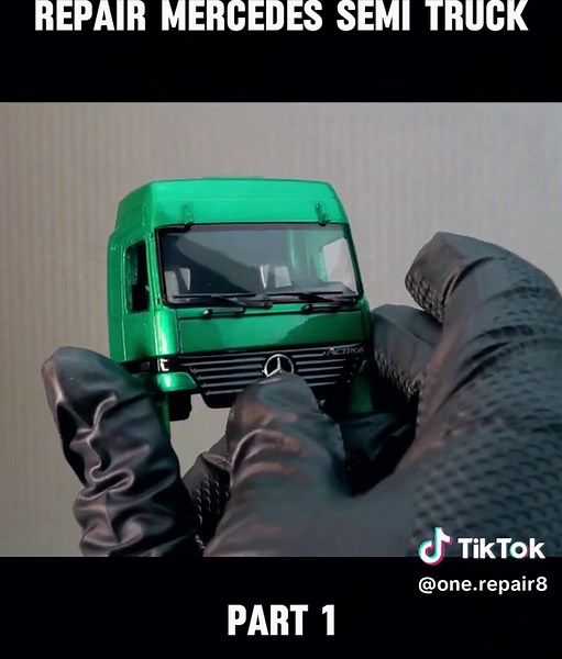 Repair Mercedes-Benz semi-trailer truck#repair #renovate #handwork #lorry