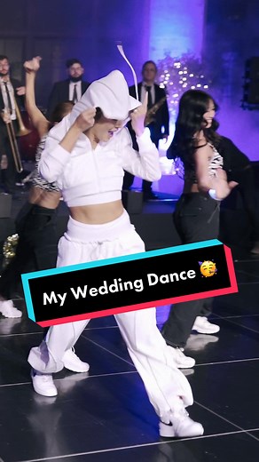 Unforgettable Wedding Dance Moments with Cheerleaders