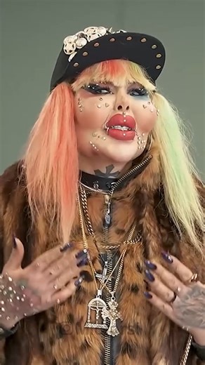 ‎میکروفن فارسی‎ on Instagram‎: "من خیلی باریکم😂 #آیدین_زواری #عمل_زیبایی"‎