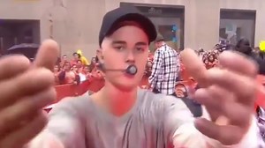 WATCH: Justin Bieber Proves He’s A Perfectionist & Tells A Cameraman Off For Dodgy Filming