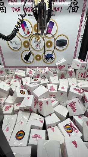 Fake money claw machine 😳🤔 #clawmachine #winning #arcadegames #arcadehacks #clawcraziness #clawcrazy #onlinearcade #gaming #keymaster #coinpusher #fyp