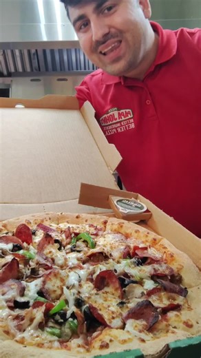 What dough you all think about this pizza ? #dough #luv #pizzatossing #fyp #luvvvvv