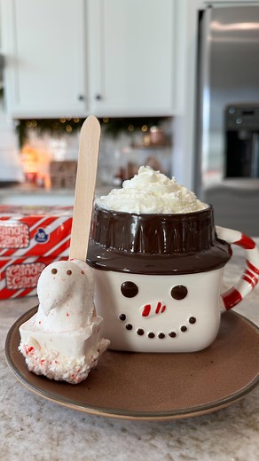 Sheri Wilson | Candy Cane Hot Cocoa Spoons 🍫 these are so delicious and make the cutest holiday gift! I added @peepsbrand Candy Cane Marshmallow Chicks on... | Instagram