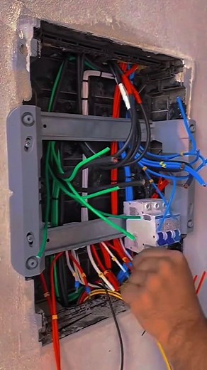 ✅ Curso de Electricidad con 75% de DESCUENTO 🎉 ✅ VÉ AL LINK DEL PERFÍL ⚡👷🏼‍♂️ #electricistasmexicanos #electricidad #electrician #electrical | Electricidad Desde Cero