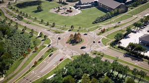 We're excited to open the gateway to The Well with the new roundabout at Scioto Darby and Cosgray roads. 🎥Check out the video guide on this new multi-lane hybrid roundabout, which will accommodate more lanes for future growth. Features include: 🔹Overhead lane control signs 🔹On the westbound approach, separate lanes for left turns, through lanes, and right turns 🔹Raised crosswalks to slow vehicle speeds and increase safety 🔹"Spirals" to direct drivers from their lane to their exit Crews are 