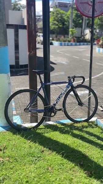 Exploring the Fixed Gear Lifestyle: Tsunami Fixie Culture