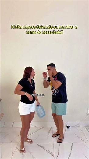 Minha esposa deixando eu escolher o nome do nosso bebê...
