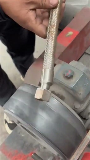 Grinding of metal hose welding head #MetalWorking #Welding