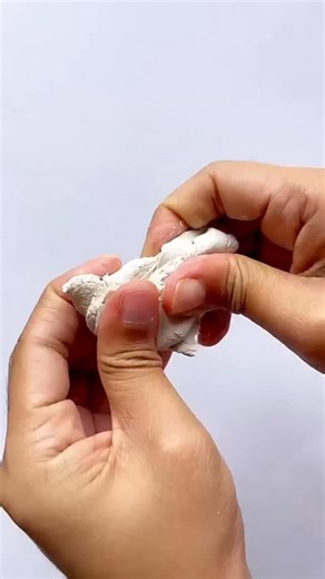 Bilta Bishaba on Instagram: "DIY Clay art 🥰 #clayart #keyring #biltabishaba #diycraft"