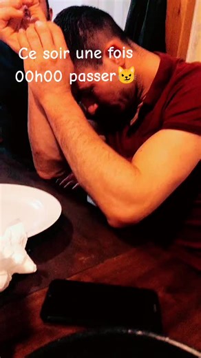 nous ce soir une fois minuit passer c'est sur🍾😂 c'est une prédiction 😼 #fyp #pourtoi #nouvelan #soiree #apero